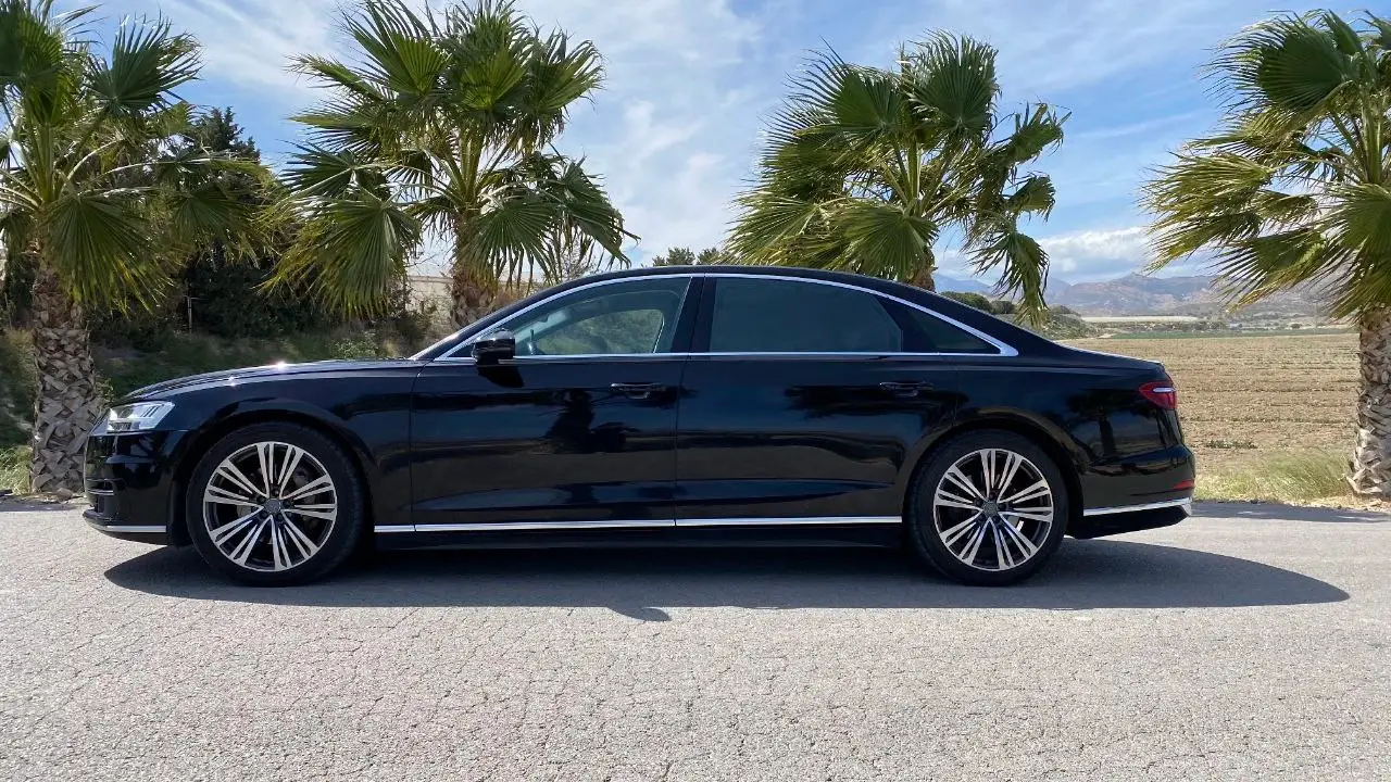 AUDI A8 Long