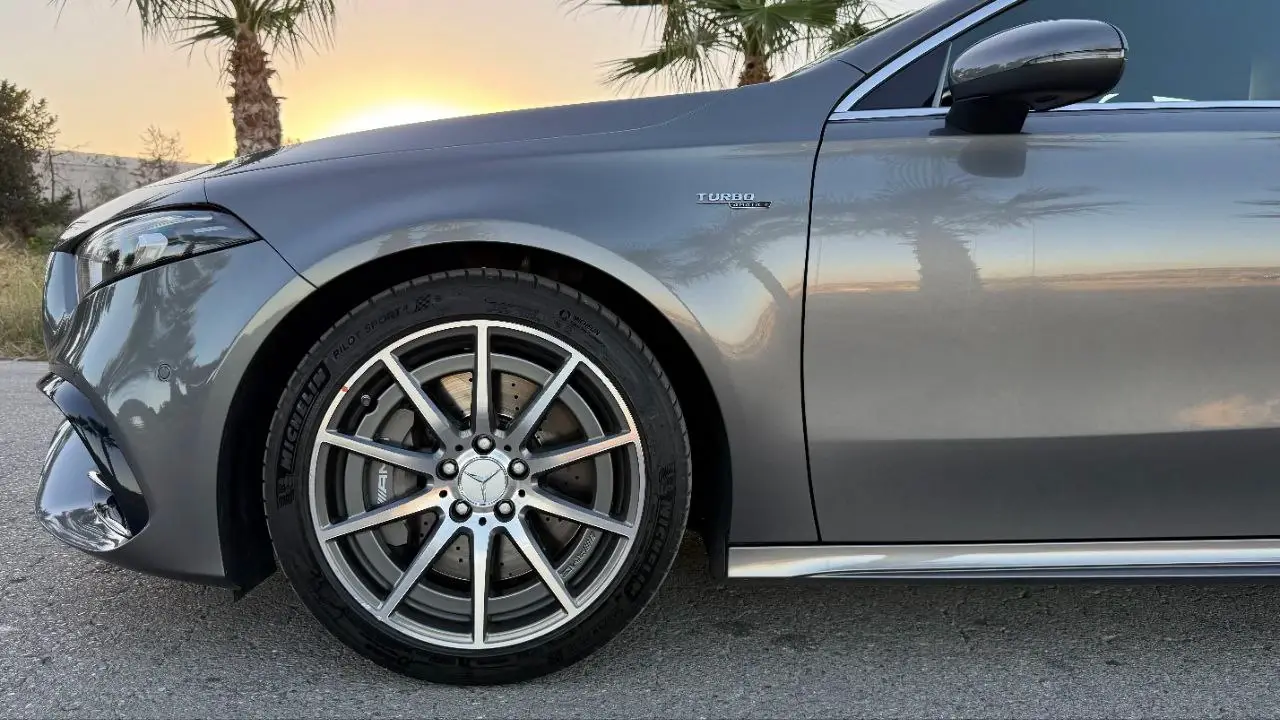 Mercedes Benz A 45 AMG
