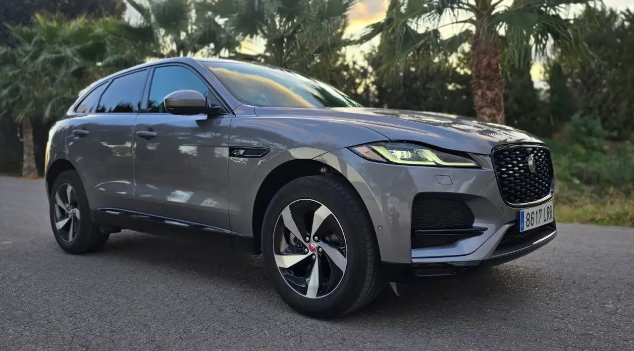 Jaguar F pace