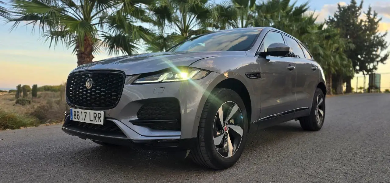 Jaguar F pace