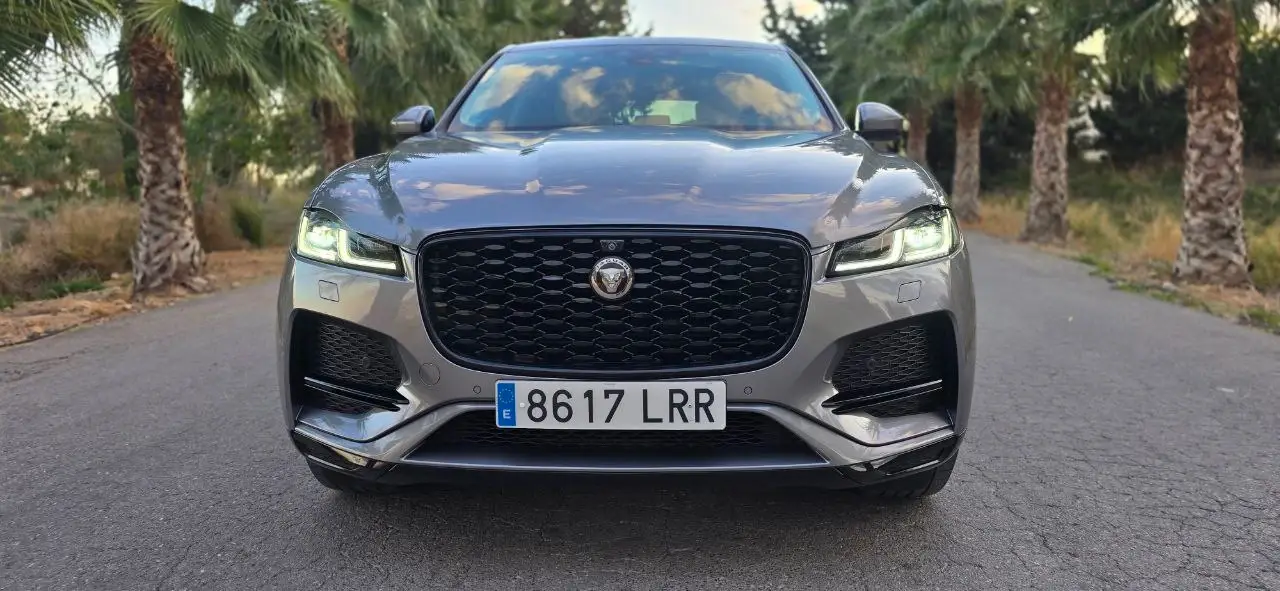 Jaguar F pace