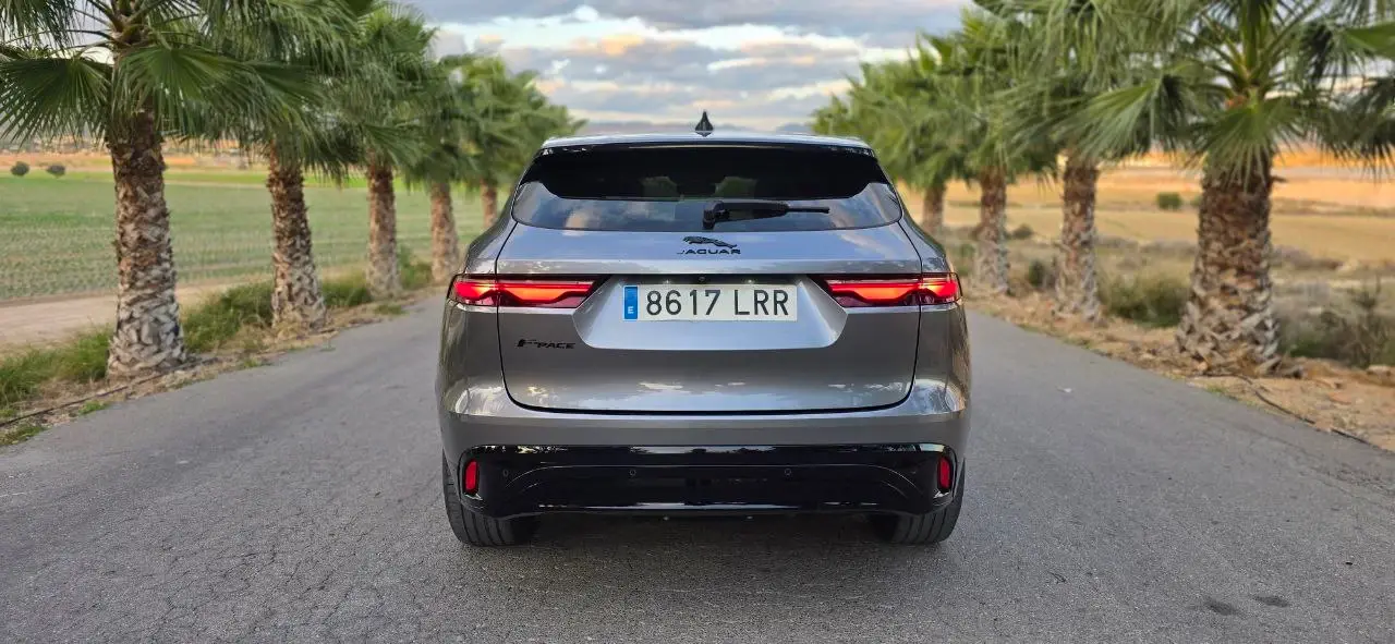 Jaguar F pace