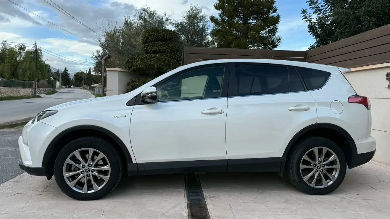 Toyota RAV-4 Hibrid